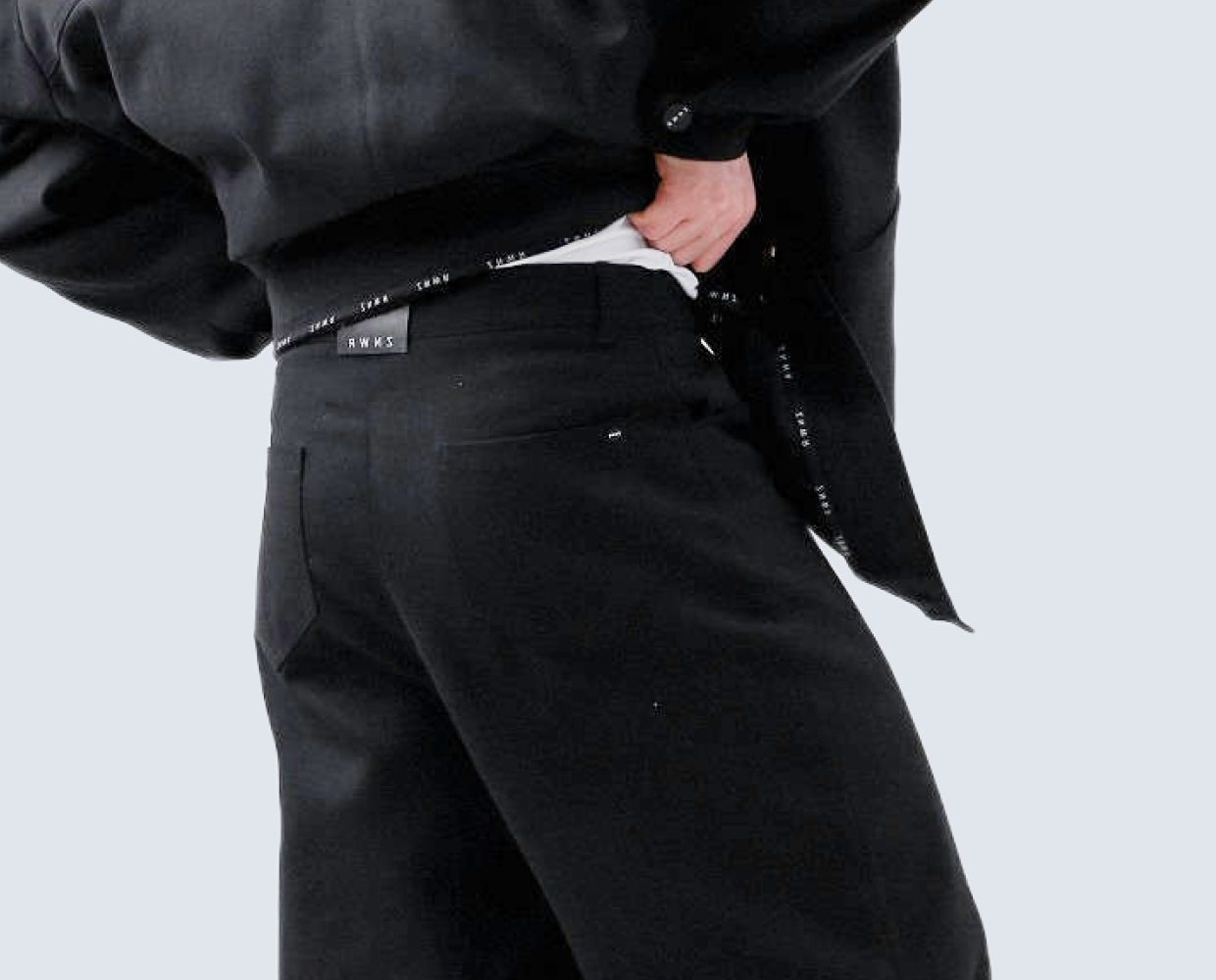 Брюки и треники для мужчин