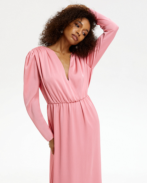 Платье миди с подплечниками розового цвета 2MOOD  